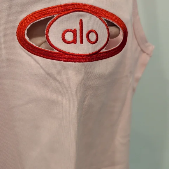 Cute Workout Top! - Picture 2 of 4